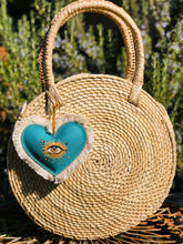Load image into Gallery viewer, Corazón Bordado Round Palm Leaf Tote