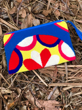 Load image into Gallery viewer, Fuzzy Wayúu Floral Clutch