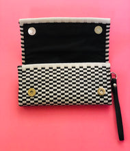 Load image into Gallery viewer, Fabiola Wallet Checkered