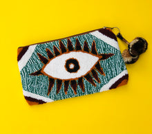 Load image into Gallery viewer, Fuzzy Wayuu Ojitos Wrislet Clutch
