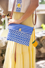 Load image into Gallery viewer, La Dolce Artesania Envelope Clutch Bag