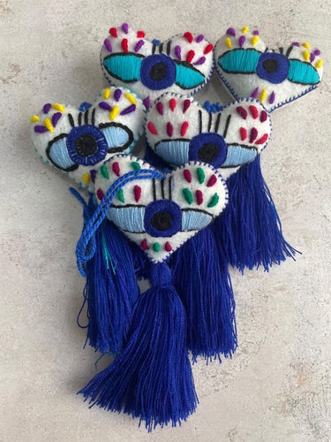 Ojo de Mi Corazón Pompom