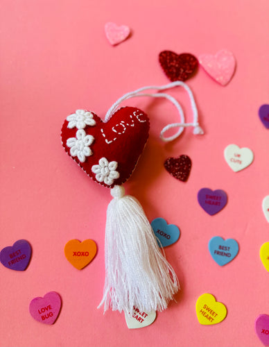 Love Corazón Pompón