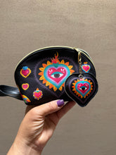 Load image into Gallery viewer, Ojitos Lindos Cosmetics