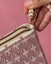 Load image into Gallery viewer, Lairranzar Handwoven Wallet