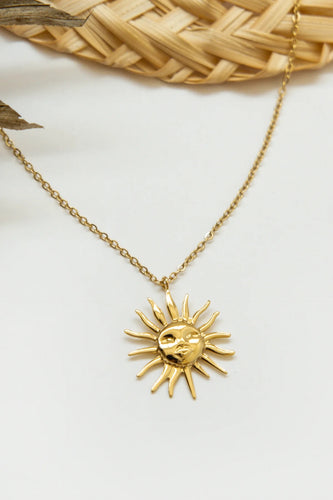 El Sol Sale Para Todos Necklace
