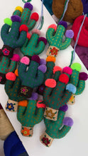 Load image into Gallery viewer, Nopalito Pompom