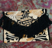 Load image into Gallery viewer, Amelia Floral Embroidered Clutch/ Crossbody