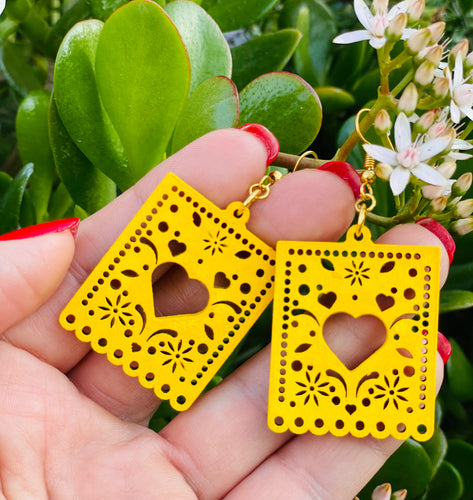 Corazón Contento Papel Picado Earrings